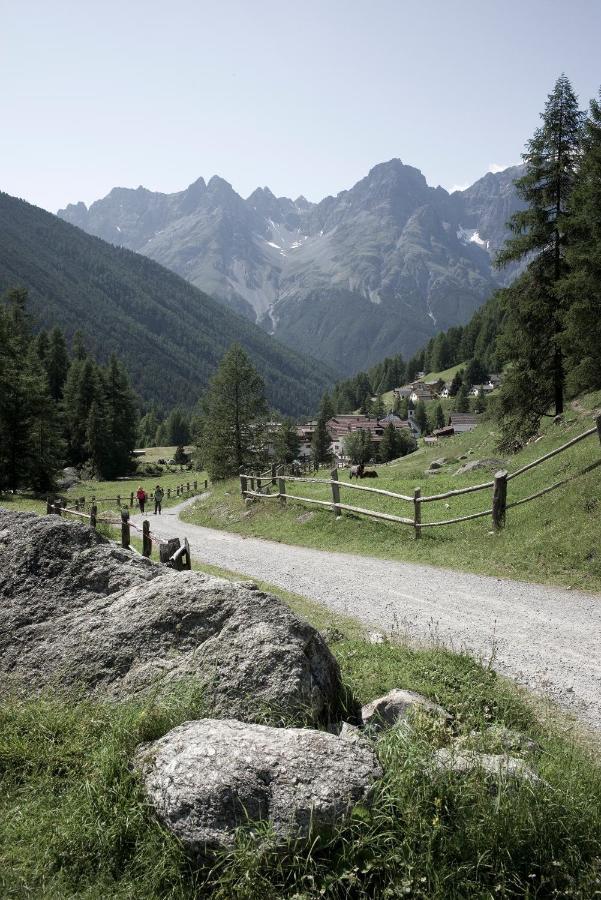 Alpengasthof Crusch Alba Ed Alvetern, S-Charl Scuol Exterior photo